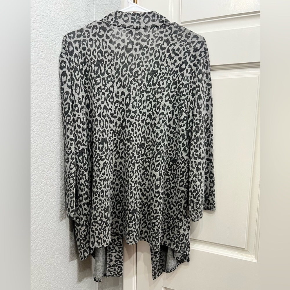 Torrid vintage leopard cardigan - Picture 2 of 6